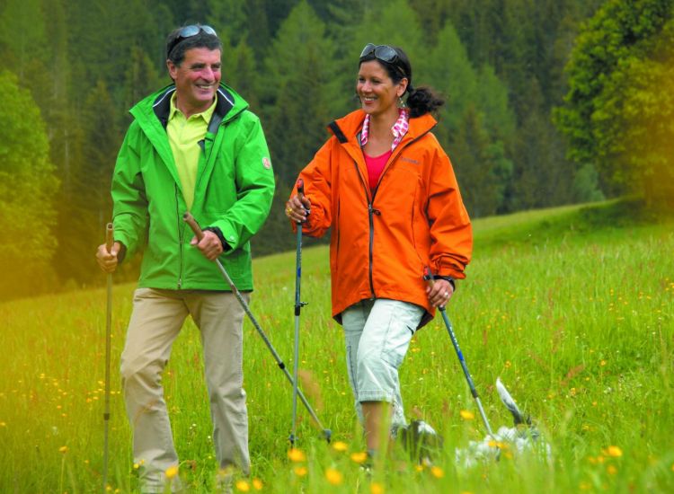 NORDIC WALKING